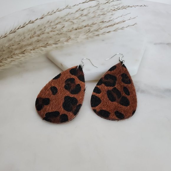 5 for $25 Textured Leopard Print Leaf Earrings - Picture 5 of 6